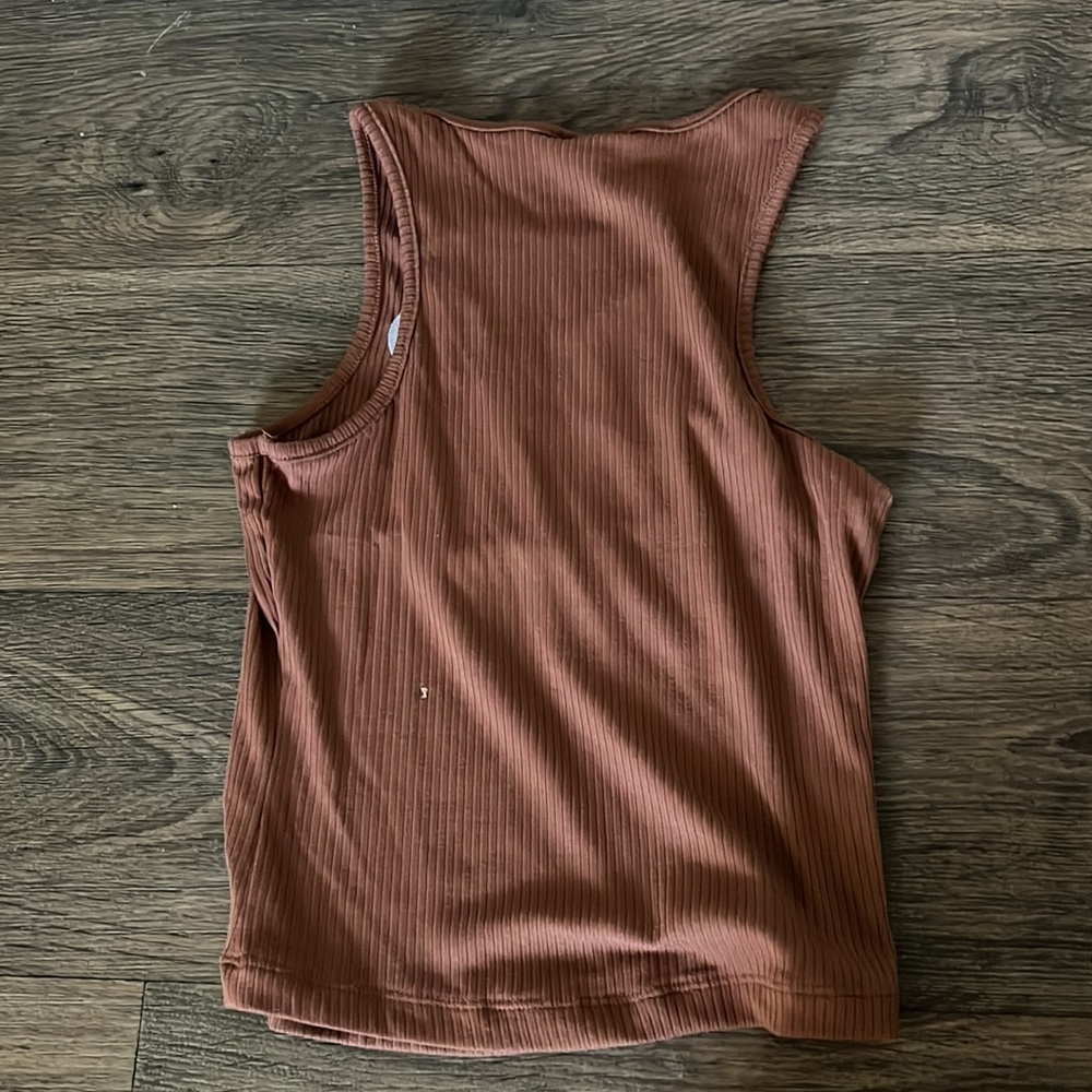 Small crop top super soft - will make your boobs look bigger - Picture 2 of 2